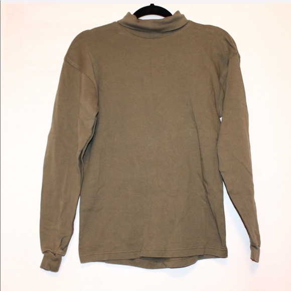 sport turtle neck long sleeve top
Size large - Picture 1 of 1